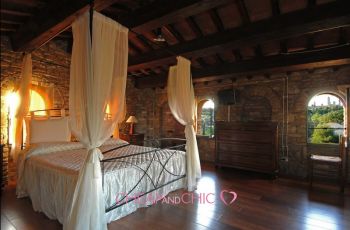 tuscany-farmhouse-tower-room