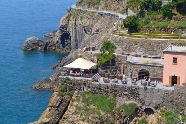 cinque terre budget wedding