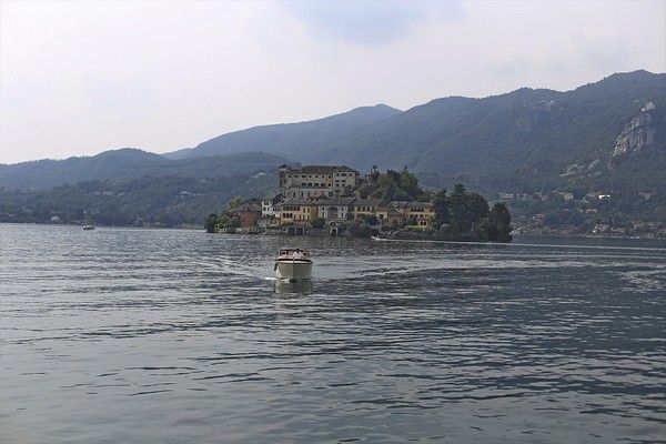 Lake Orta Budget Wedding